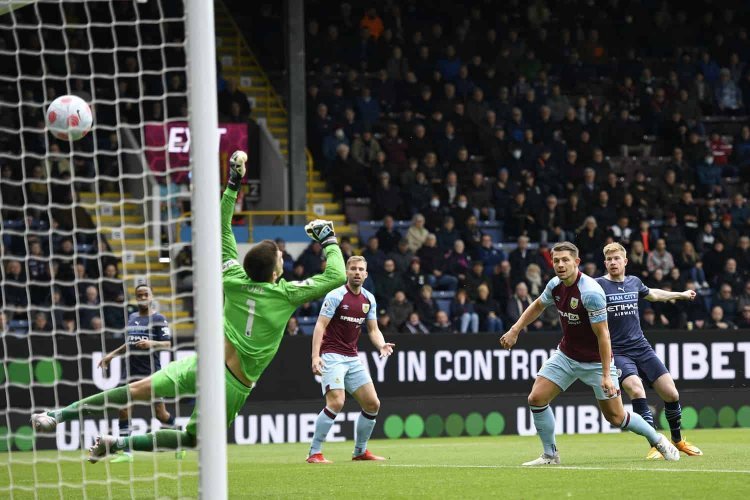 Man City maintain Premier League lead over Liverpool, Brentford thrash Chelsea