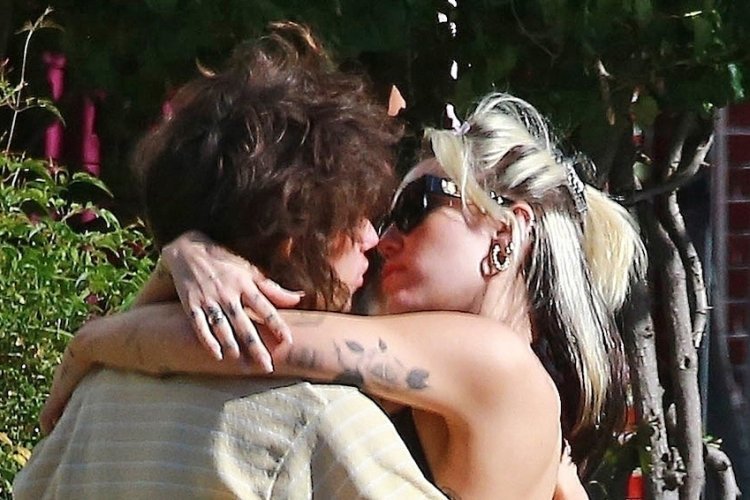 Miley Cyrus and Boyfriend Maxx Morando Share Steamy Kiss While Out in West Hollywood