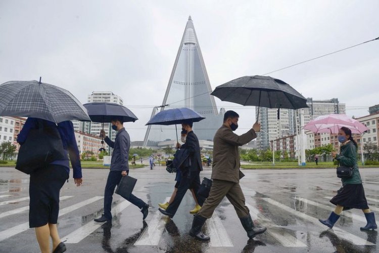 N.Korea reports first COVID&19 outbreak, orders lockdown in "gravest emergency"