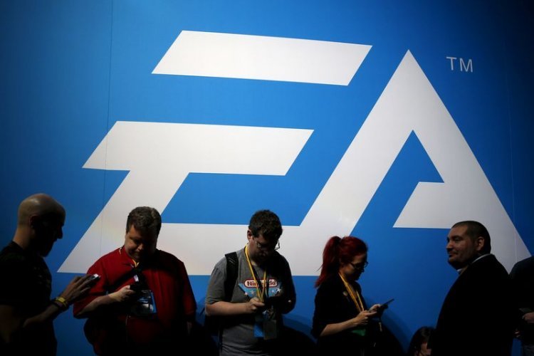 Electronic Arts sees sales below estimates as pandemic boom fades