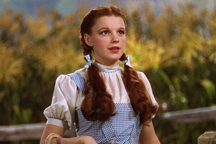 Long Lost Wizard of Oz Dress Worn by Judy Garland Is up for Auction