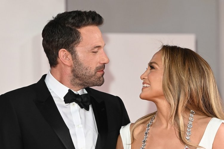 Jennifer Lopez Shares First Photos From Wedding to Ben Affleck: "We Did It"